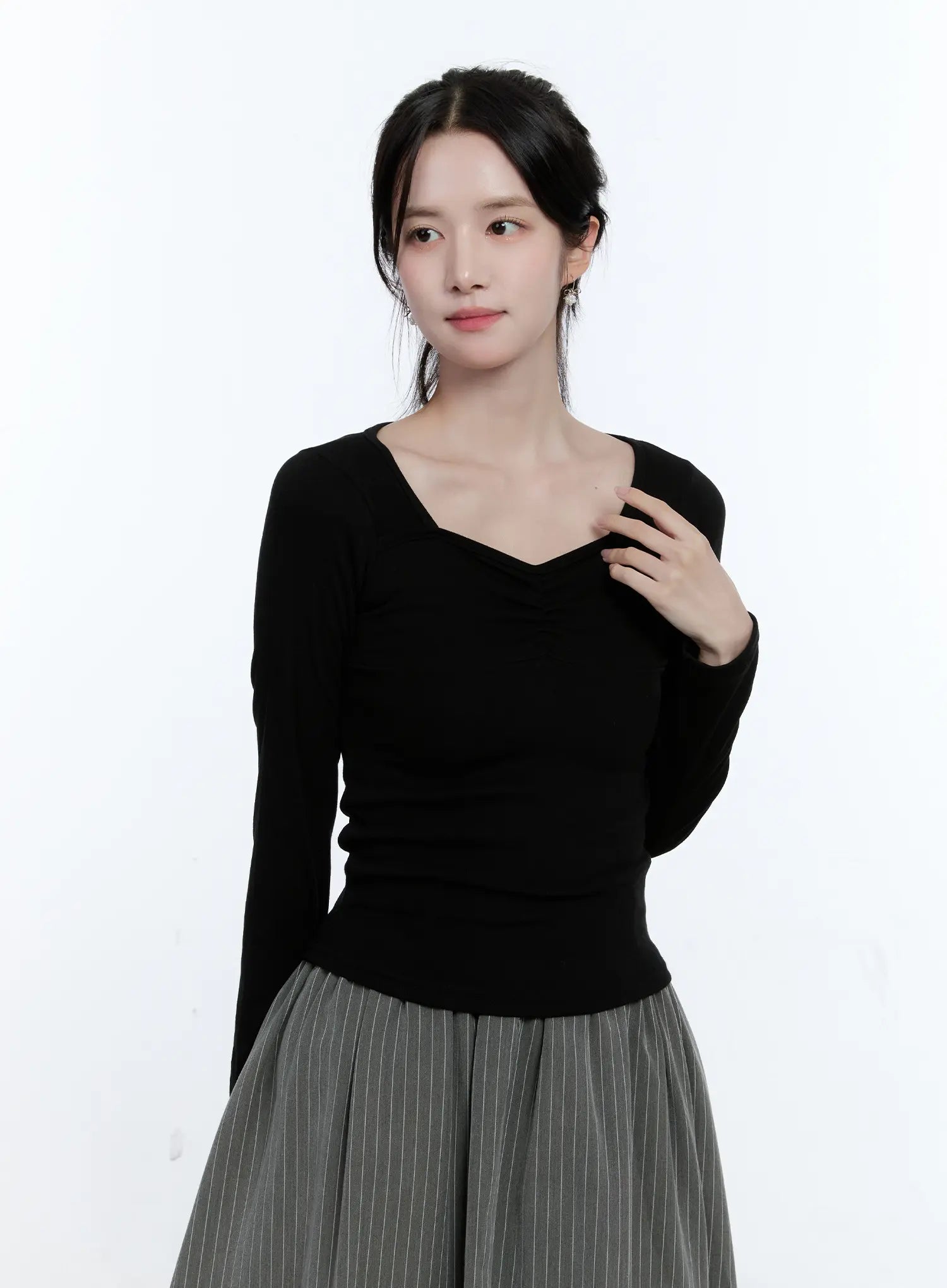 heart-neck-shirred-long-sleeve-top-cg514