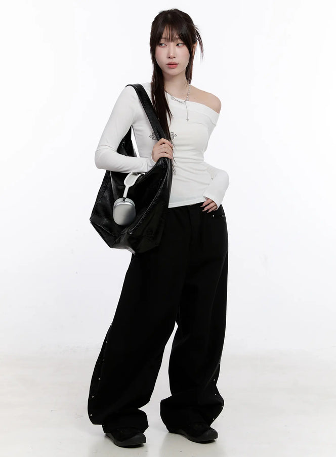 off-shoulder-graphic-long-sleeve-top-cs530