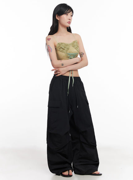 black-utility-wide-fit-cargo-pants-ic503