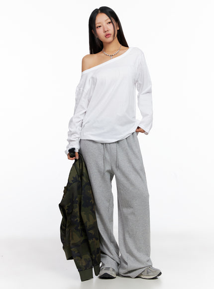 relaxed-off-shoulder-long-sleeve-top-co514