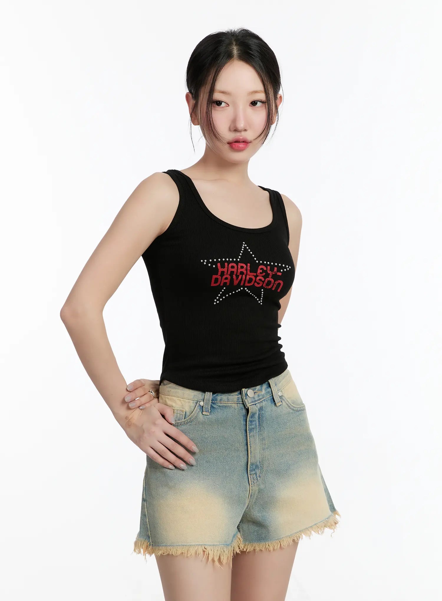 studded-graphic-crop-top-cm511