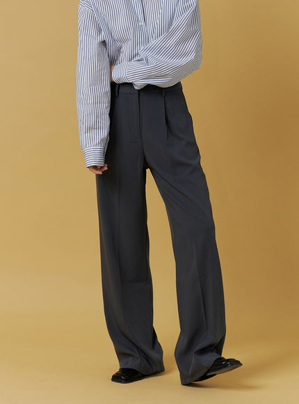 pintuck-wide-fit-tailored-pants-on303