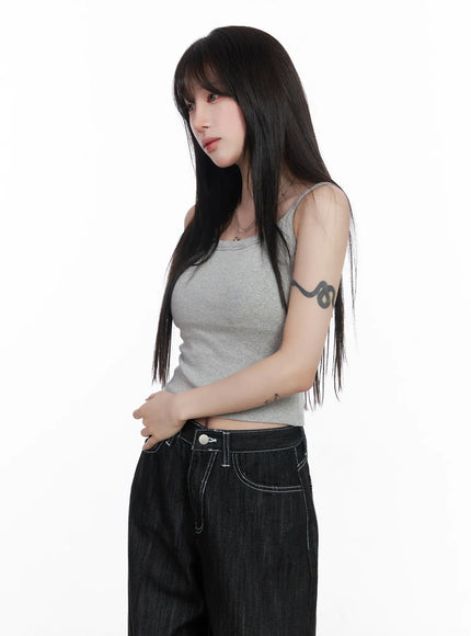 padded-sleeveless-top-cf523