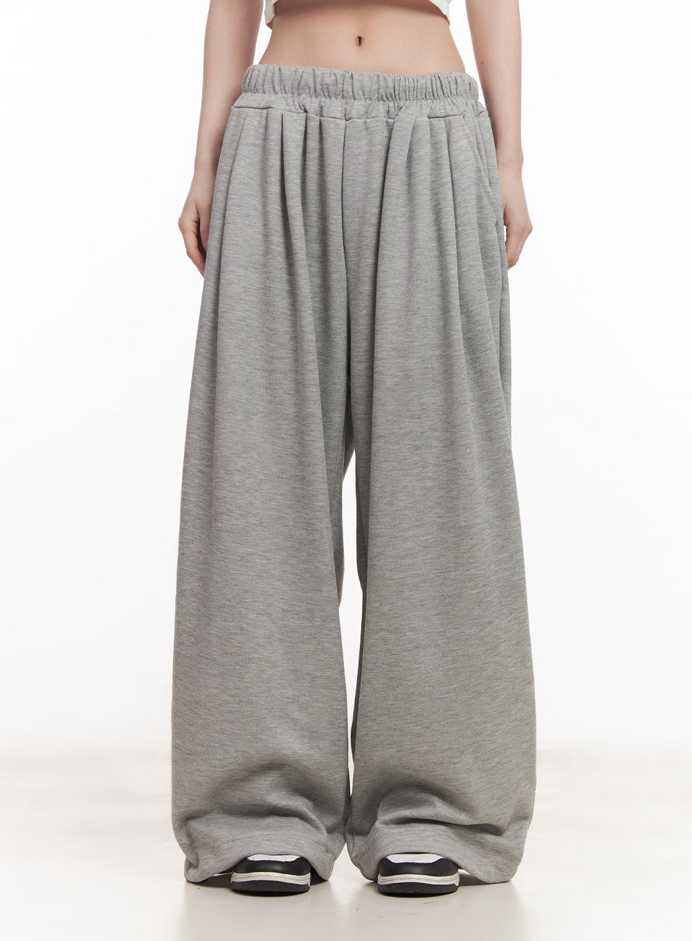cozy-pintuck-wide-leg-sweatpants-cm517