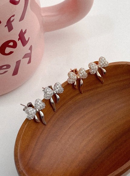 balloon-ribbon-cubic-earrings-ia517