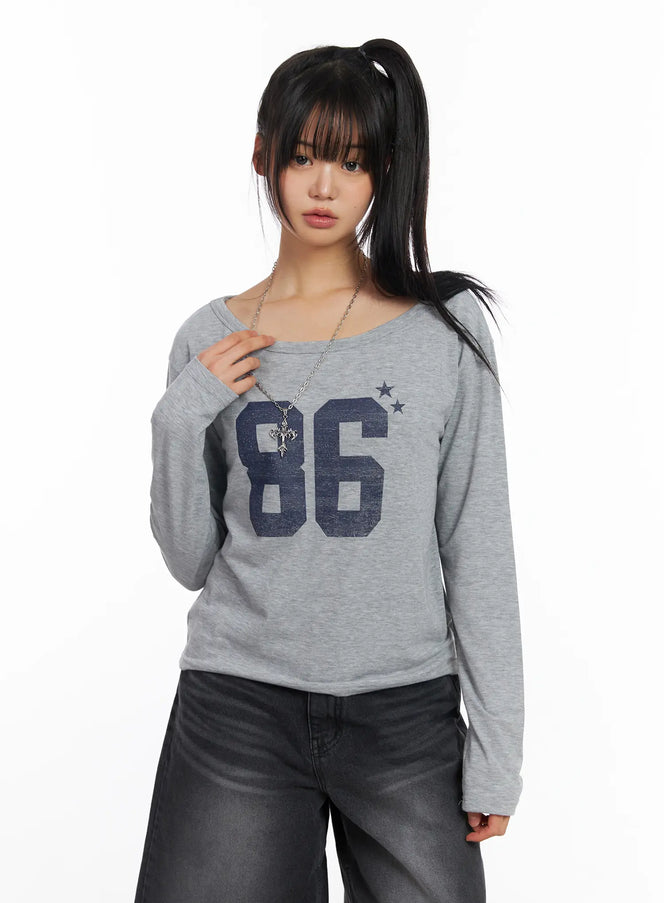 loose-fit-boat-neck-graphic-long-sleeve-tee-cf504 / Gray