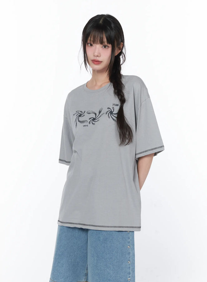 loose-fit-graphic-stitch-t-shirt-ca529 / Light gray