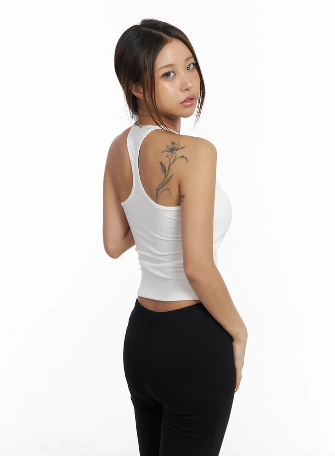 buttoned-crop-sleeveless-top-cm525 / White