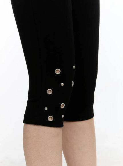 grommet-detail-capri-leggings-ca507