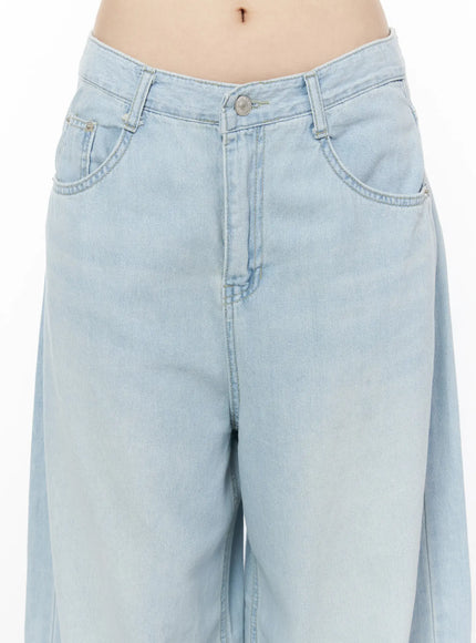 ash-loose-fit-light-washed-jeans-iu515