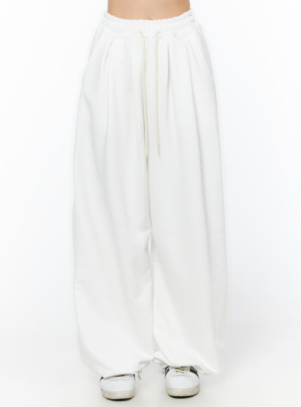 wide-leg-pleated-sweatpants-iu516