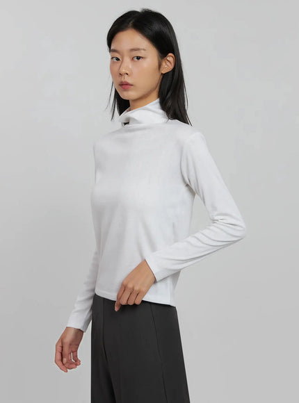 basic-turtleneck-top-ij508