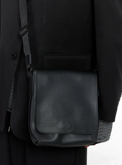 mens-classic-crossbody-bag-is502
