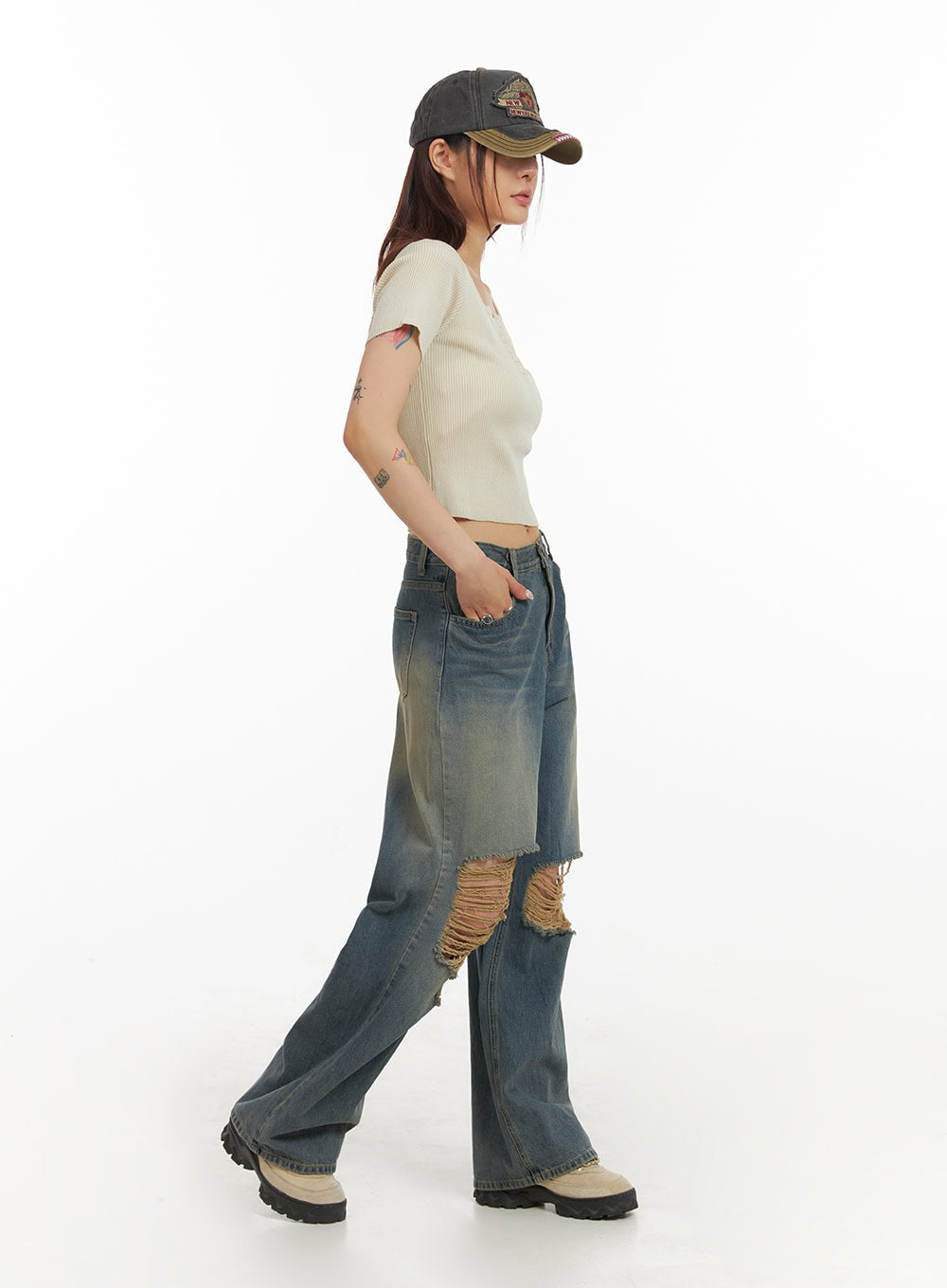 ripped-washing-wide-leg-jeans-iy410