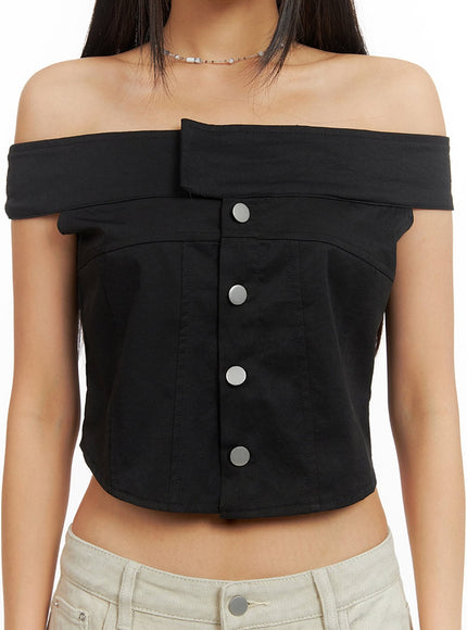 off-shoulder-buttoned-crop-top-iy422