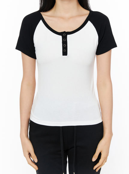 short-sleeve-colorblock-henley-tee-iu516