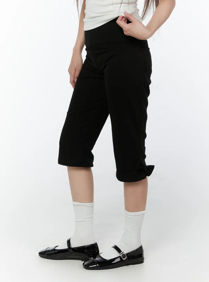 ribbed-hem-capri-pants-with-bow-detail-cy518