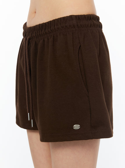 casual-track-shorts-iu519