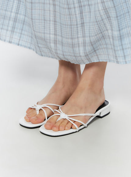 twist-strap-sandals-iu519
