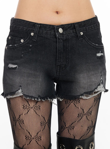 distressed-hem-denim-shorts-cd1202