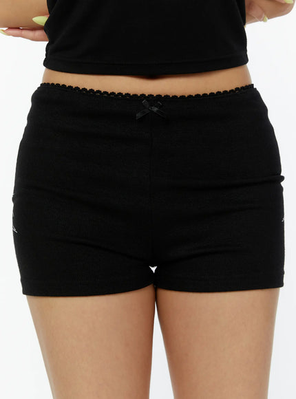 angel-wing-graphic-shorts-cy521