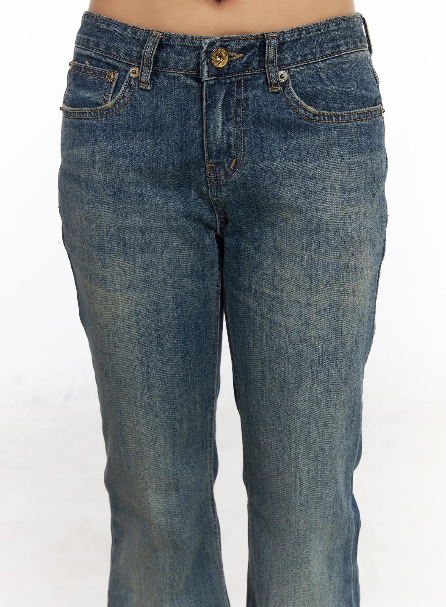 reah-loose-fit-flared-bootcut-jeans-cm520