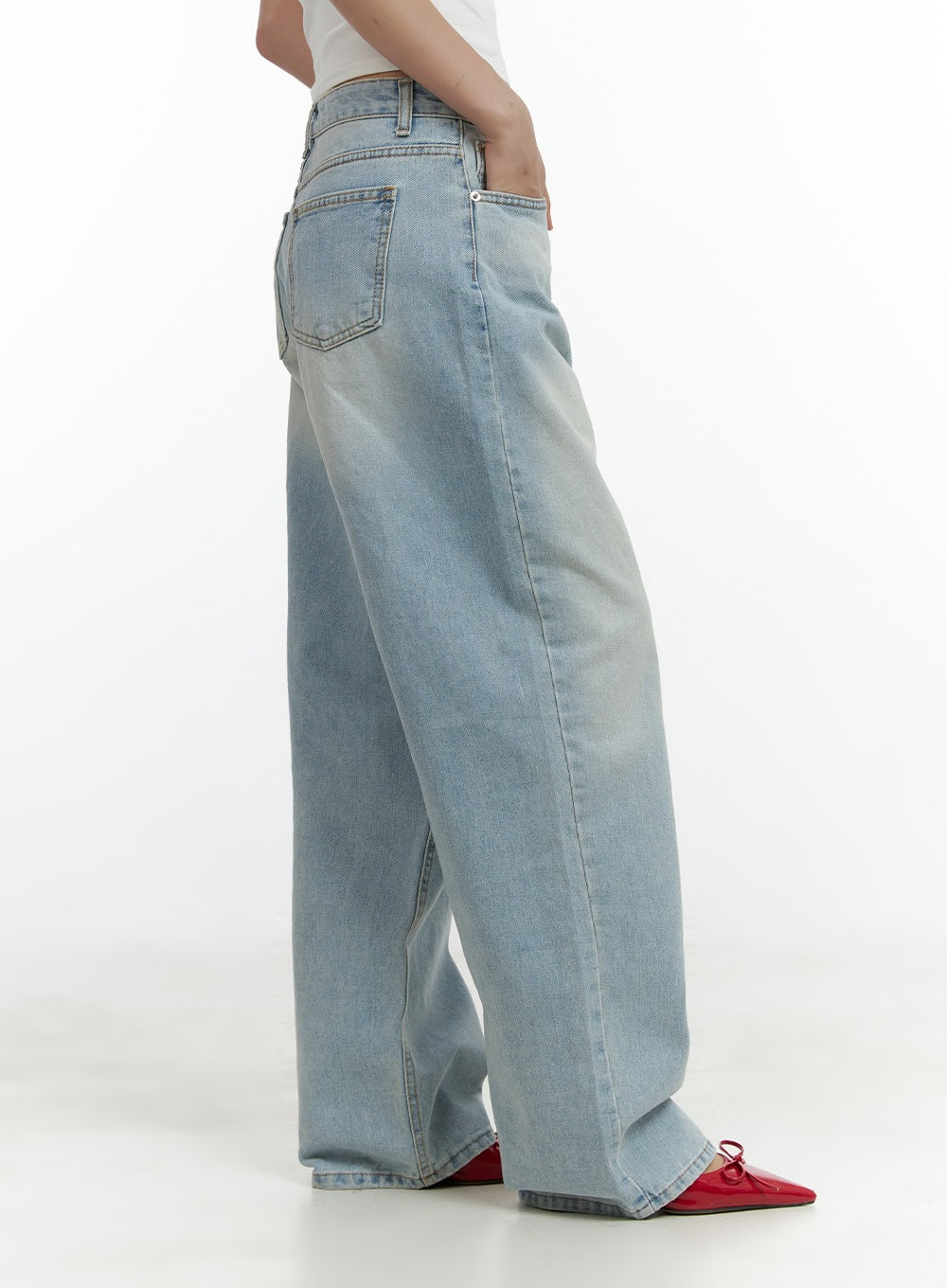 light-low-rise-baggy-jeans-cl410