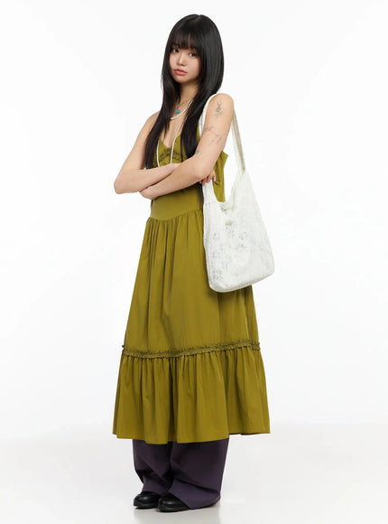floral-eyelet-shoulder-tote-ia523