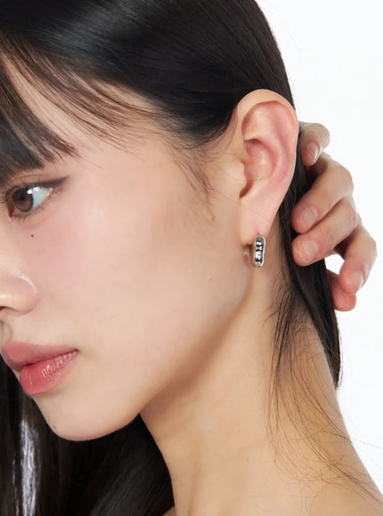 chic-metallic-hoop-earrings-iy520