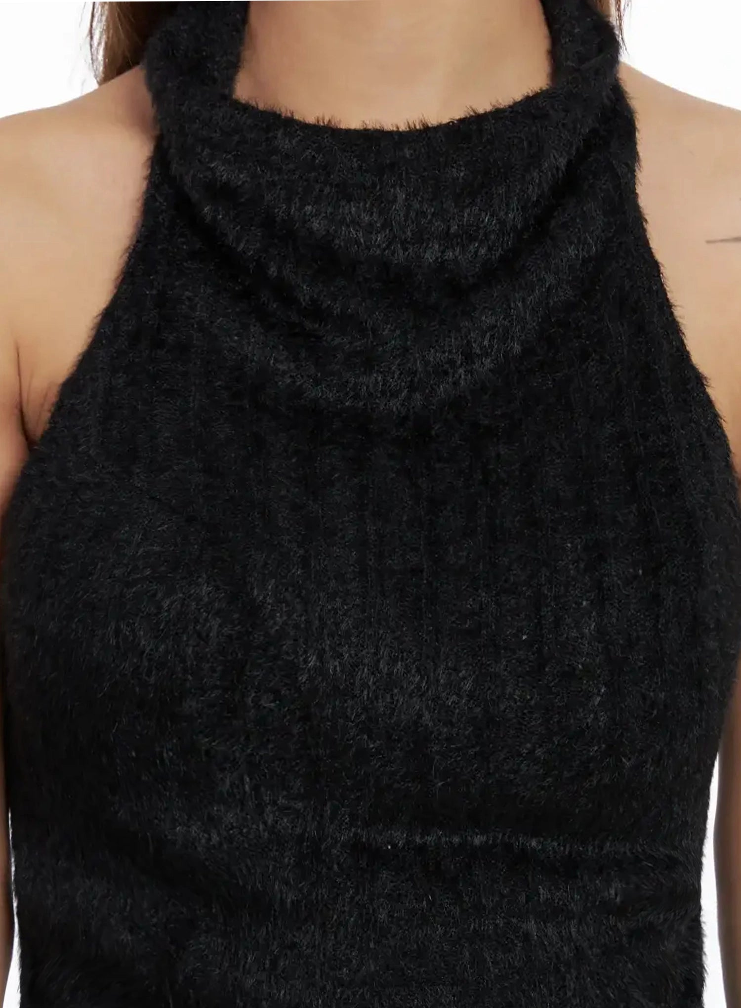 textured-knit-turtleneck-top-in528