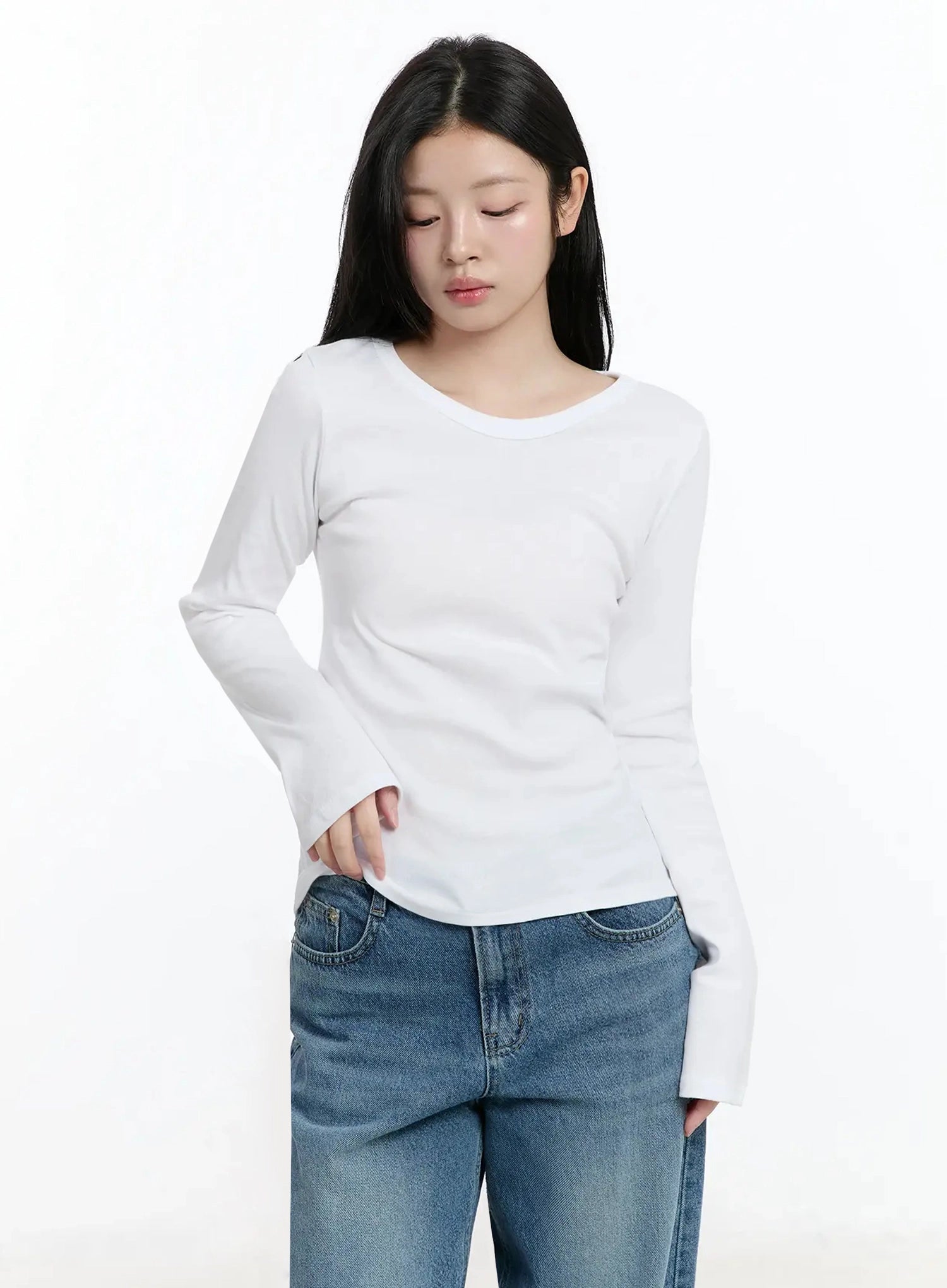 classic-round-neck-long-sleeve-top-im519
