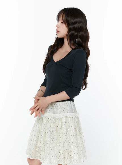 slim-fit-v-neck-quarter-sleeve-top-cy515