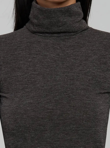 long-sleeve-slim-turtleneck-ij509