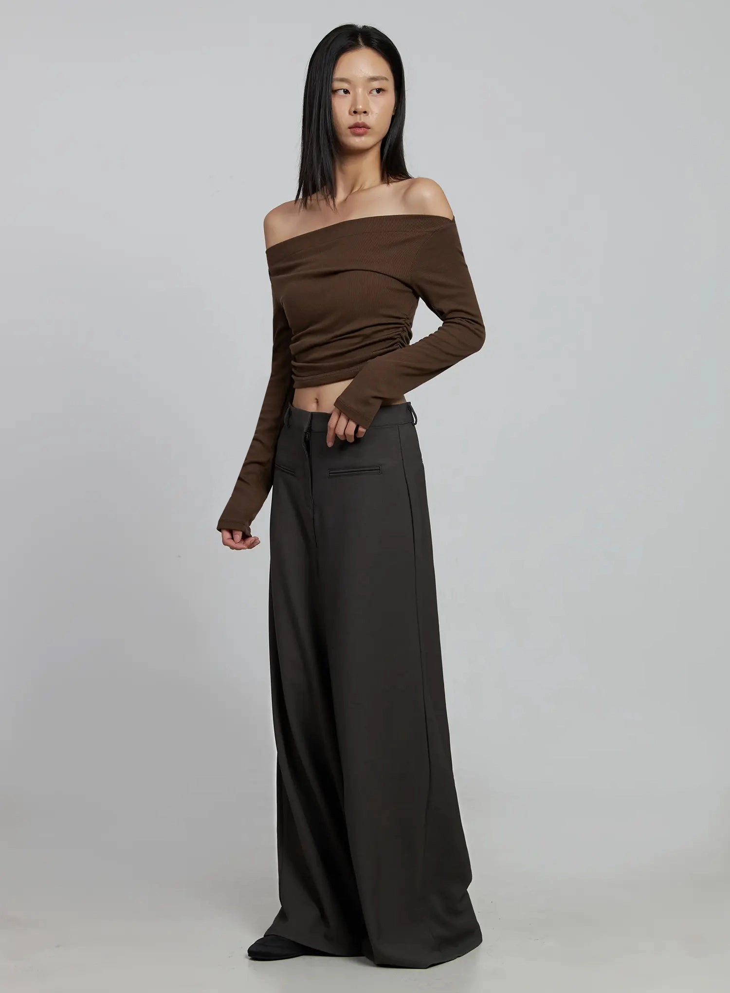 wide-leg-tailored-trousers-im520