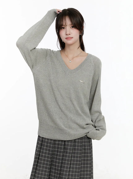oversized-v-neck-knit-sweater-cm510