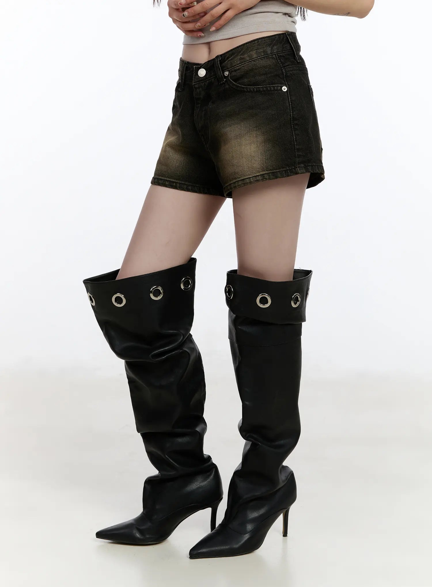 washed-denim-shorts-ca503