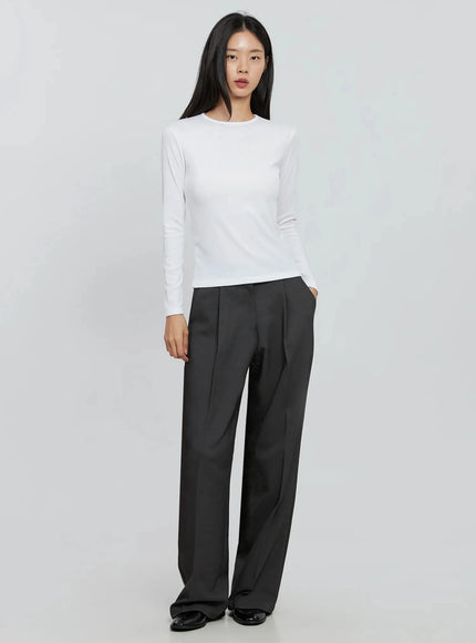 essential-round-neck-long-sleeve-top-in507