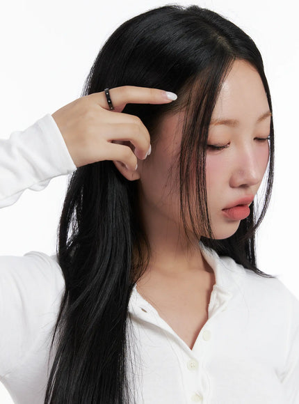 simple-black-cubic-ring-cd501