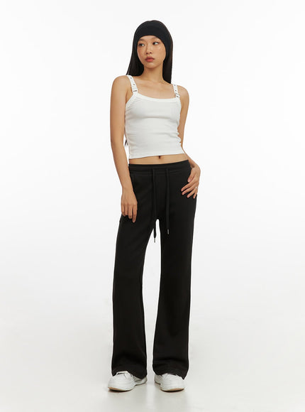 buckle-strap-crop-sleeveless-top-iy422