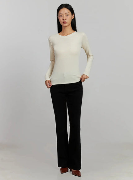 ribbed-knit-long-sleeve-top-ij505