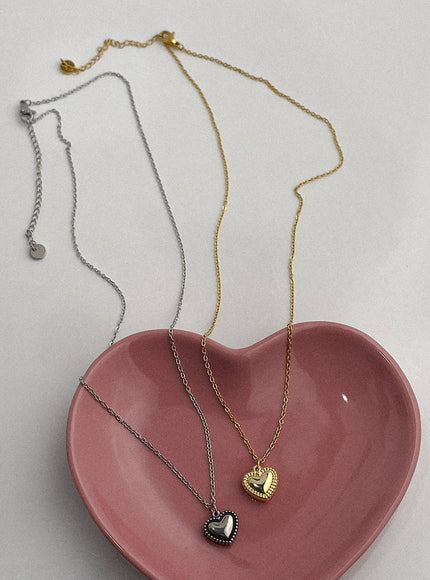 outline-heart-necklace-ia517