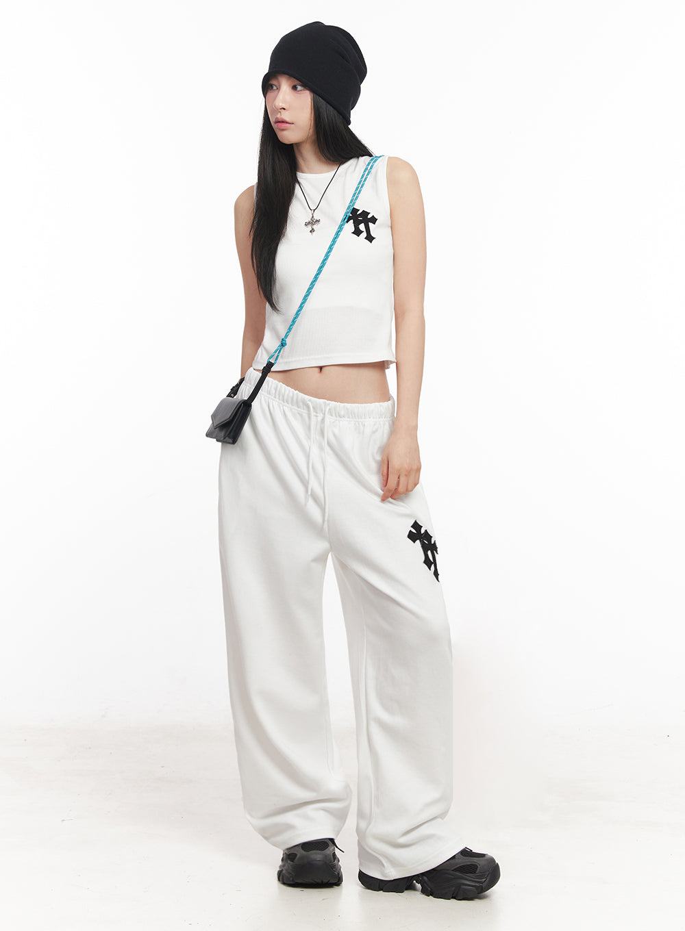 patched-chic-sleeveless-top-iy516