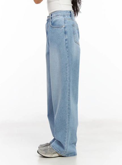 maleia-light-washed-relaxed-fit-jeans-cm527