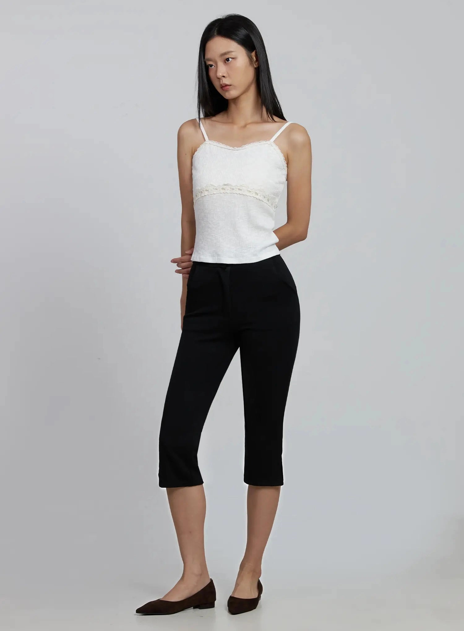 slim-fit-capri-pants-im520