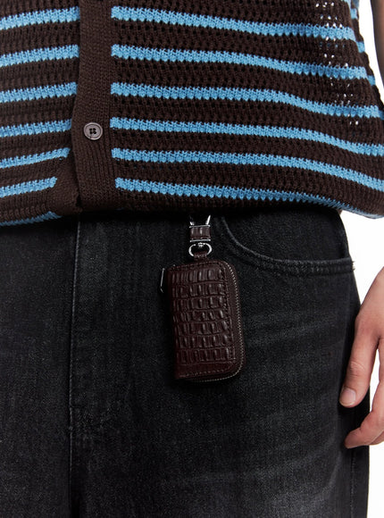 mens-cracked-effect-pouch-keychain-iy522