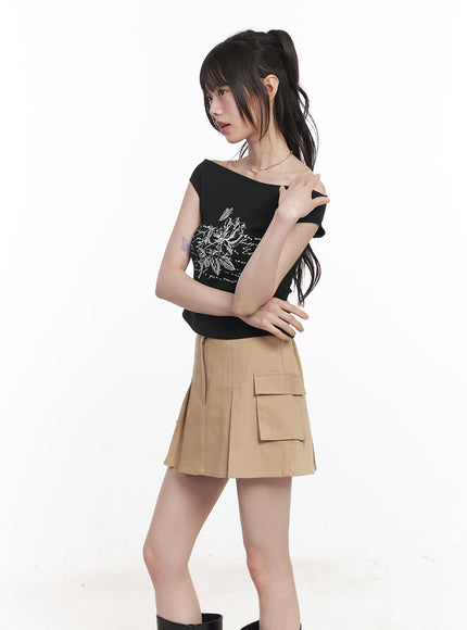 graphic-print-off-shoulder-crop-top-cy520