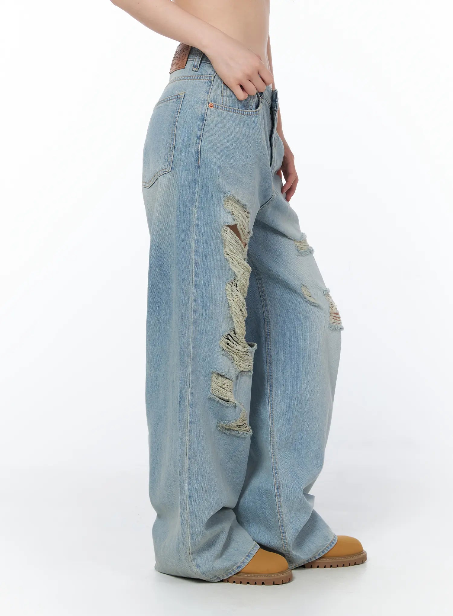 renata-distressed-wide-leg-jeans-cy508