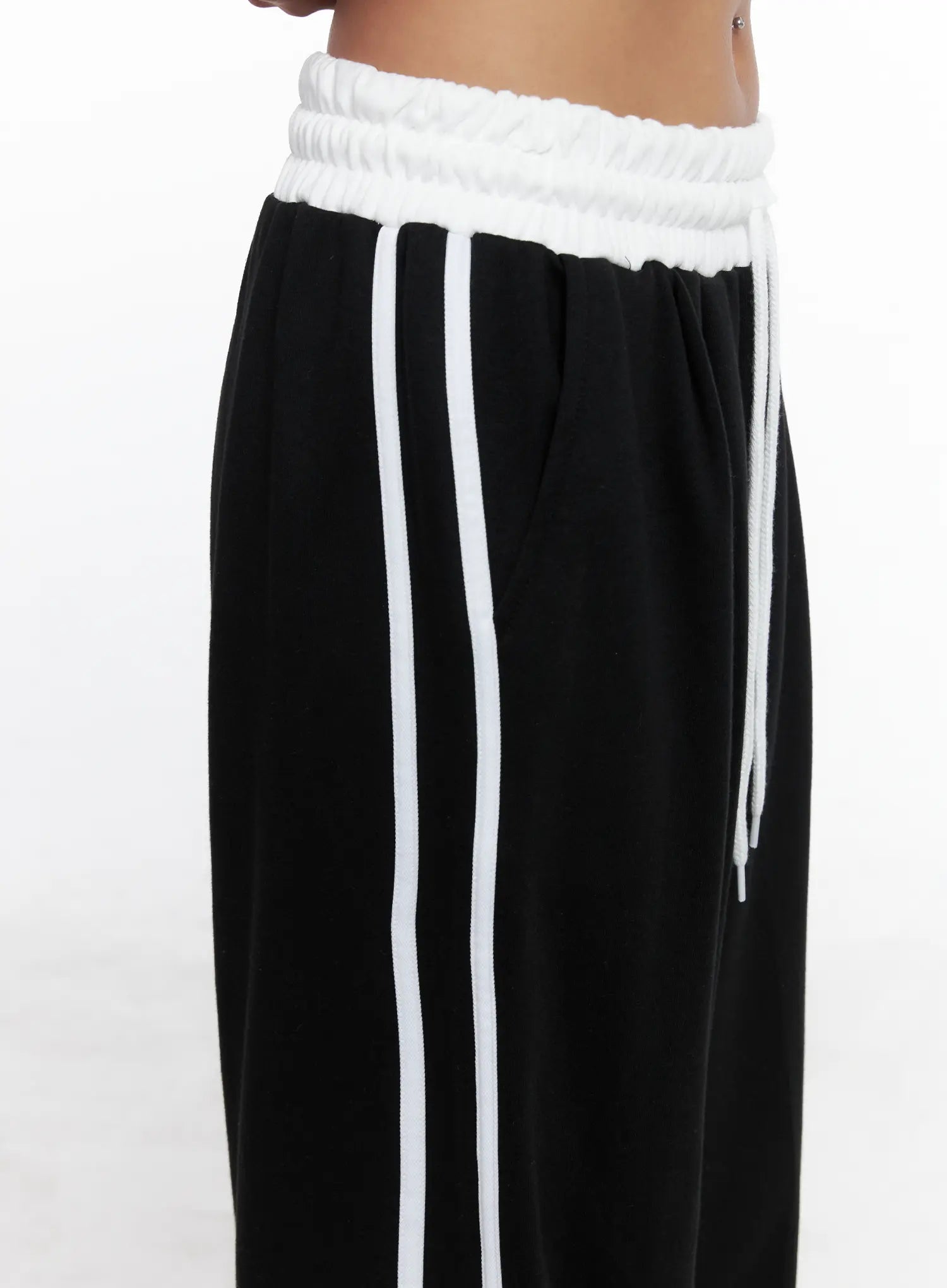 striped-contrast-wide-leg-sweatpants-cs524
