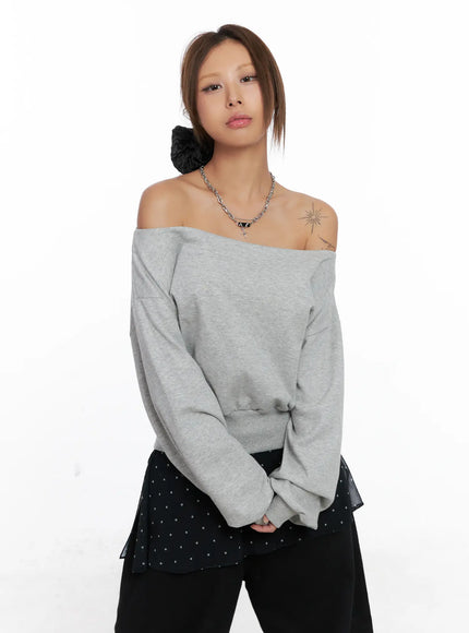off-shoulder-boat-neck-sweatshirt-cs524