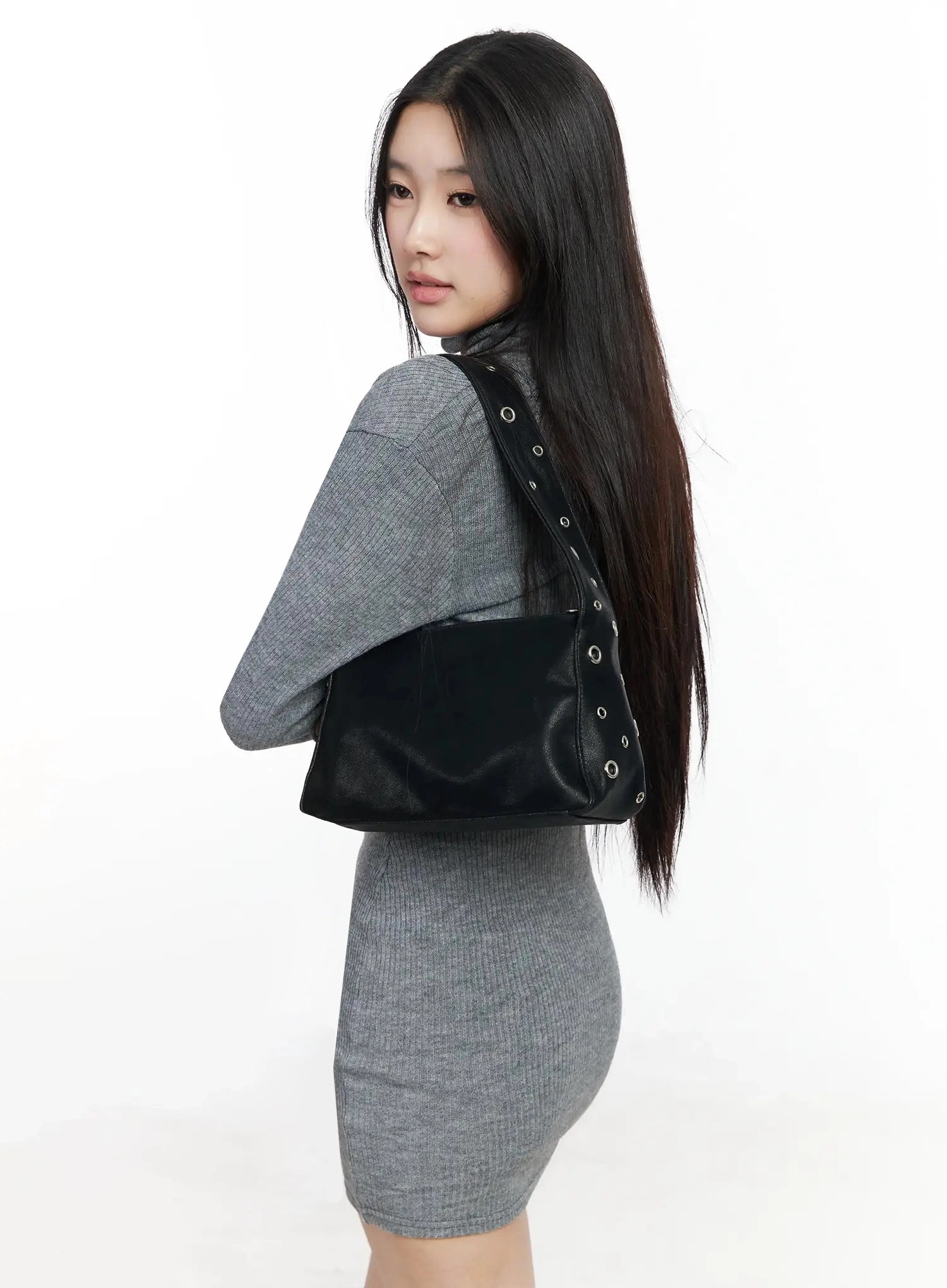 eyelet-strap-square-shoulder-bag-im506